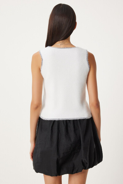 Ayollar uchun ekru rangli V yoqali jun yelek YY00219 - 6