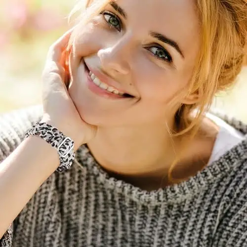 Ayollar uchun Fitbit Versa 3/Versa 4/Sense/Sense 2 tasmalariga moslashuvchan burmali bantlar, cho'ziluvchan bilaguzuk qulay elastik burmali aqlli soat tasmasi yumshoq mato - 7