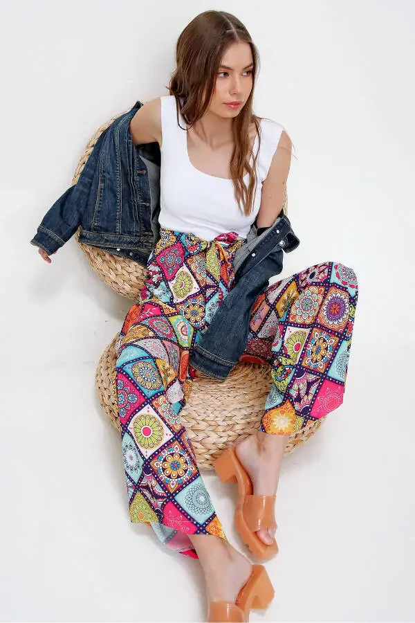 Ayollar uchun fuksiya naqshli erkin kesilgan shim ALC-X6016 - 4