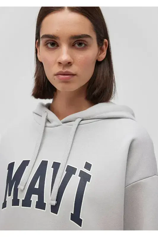 Ayollar uchun ko'k logotipli kaputli kulrang svitshot 1600361-34322 - 4