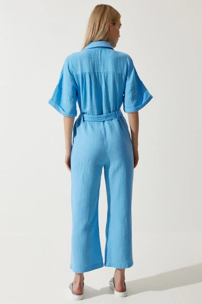 Ayollar uchun ko'k rangli premium belbog'li muslin kombinezon RG00029 - 7