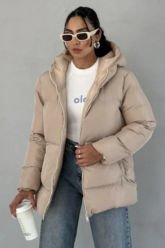 Ayollar uchun krem rangli kaputli puf kurtka - MODA ARMANC