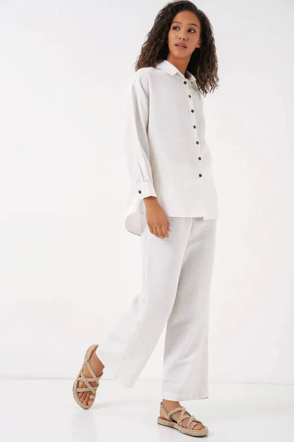 Ayollar uchun krem rangli keng o'lchamli zig'ir kombinezon 6622 - 3