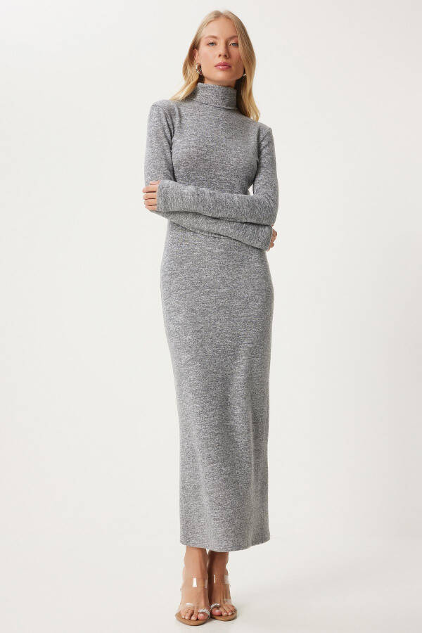 Ayollar uchun kulrang orqa tomoni ochiq baliqcha yoqali trikotaj ko'ylak FN03315 - 3