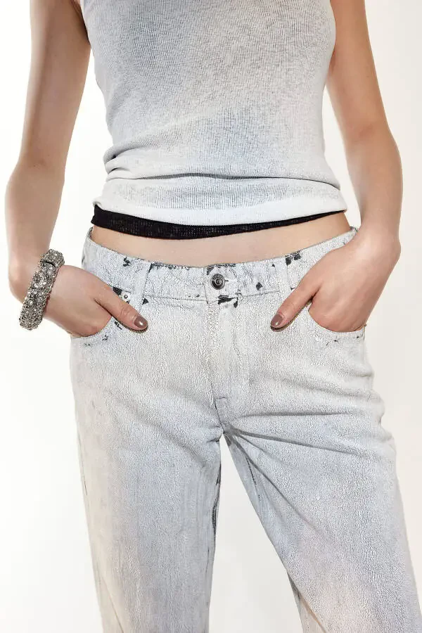 Ayollar uchun kulrang yirtilgan jinsi shim - 4