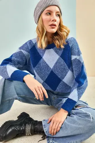 Ayollar uchun kvadrat naqshli trikotaj kozok - Moviy - BIANCO LUCCI (1)