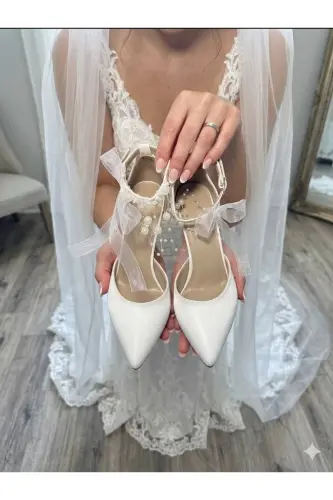 Ayollar uchun marvarid rangli sindirilgan oq qulay 7 sm balandlikdagi stiletto to'y poyabzallari - LİNEER (1)