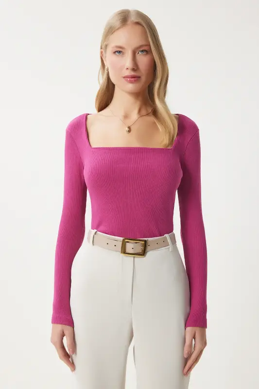 Ayollar uchun ochiq bordo kvadrat yoqali ipli trikotaj bluzkasi GT00052 - 6