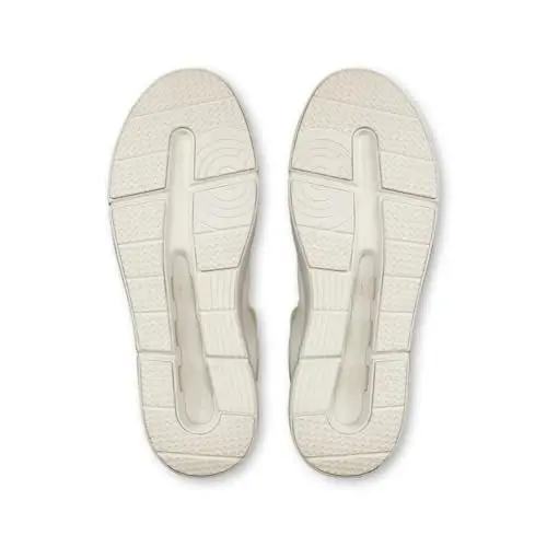 On Women's The Roger Advantage Sneakers - 4