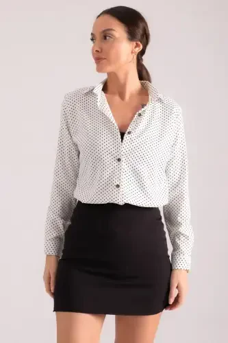 Ayollar uchun oq nuqta bilan uzun yengli ko'ylak ARM-22K001064 - 2