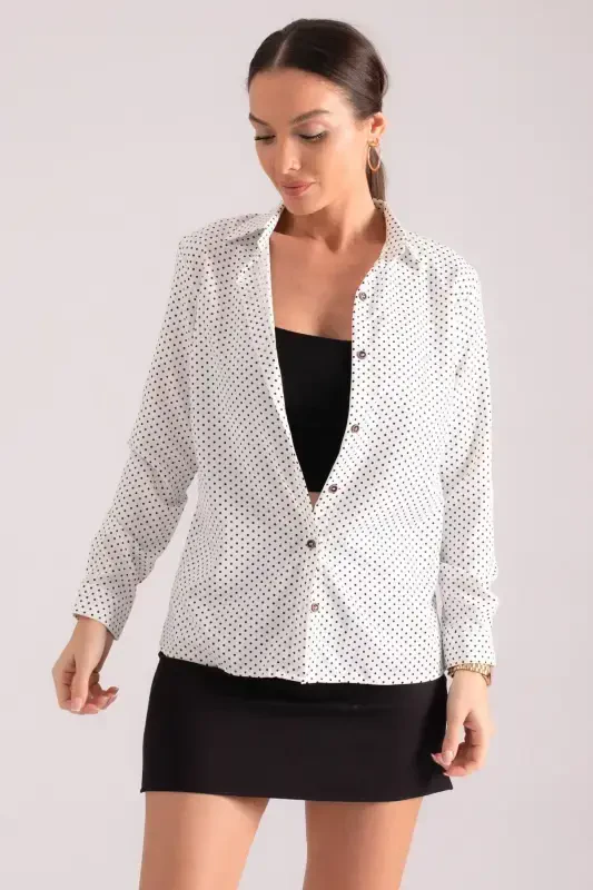 Ayollar uchun oq nuqta bilan uzun yengli ko'ylak ARM-22K001064 - 3