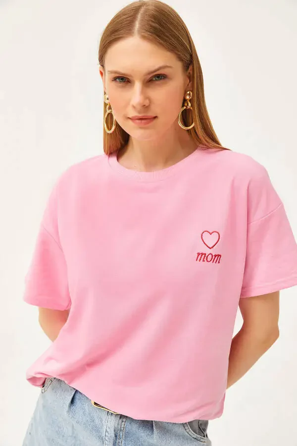 Ayollar uchun pushti Mom tikilgan 2 iplikli oversayz futbolka TSH-19000785 - 1