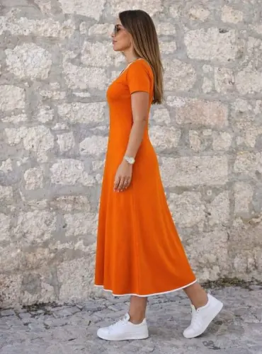 Ayollar uchun qisqa yengli, dumaloq yoqali, yoqasi rangli, klyosh midi viskoza ko'ylak - 3