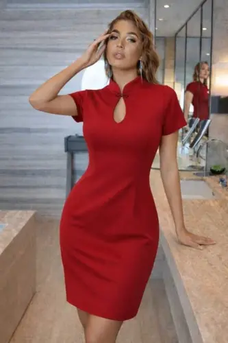 Ayollar uchun qisqa yengli, tomchi yoqali, yoqasi bog‘ichli, qisqa import krep ko‘ylak - 1