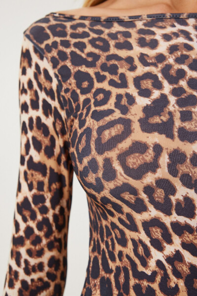 Ayollar uchun qora bej leopard naqshli tugmali to'qima bluz YK00084 - 5