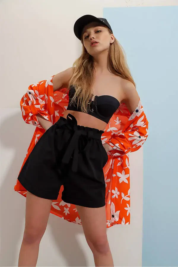 Ayollar uchun qora elastik kamarli ikki cho'ntakli keng oyoqli jinsi shortilar ALC-X8450 - 5