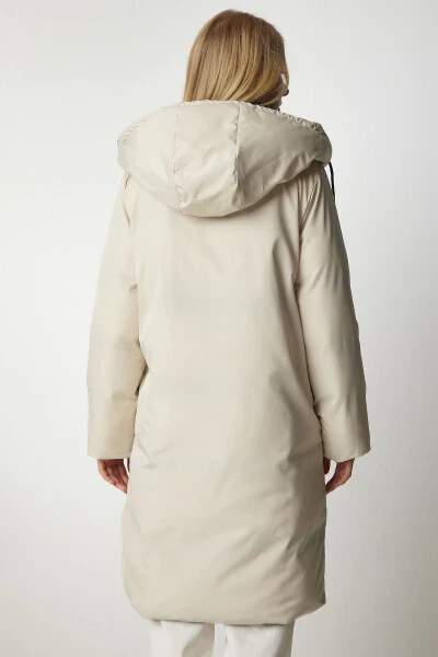 Ayollar uchun qora krem qalpoqli pufakli kurtka VP00005 - 8