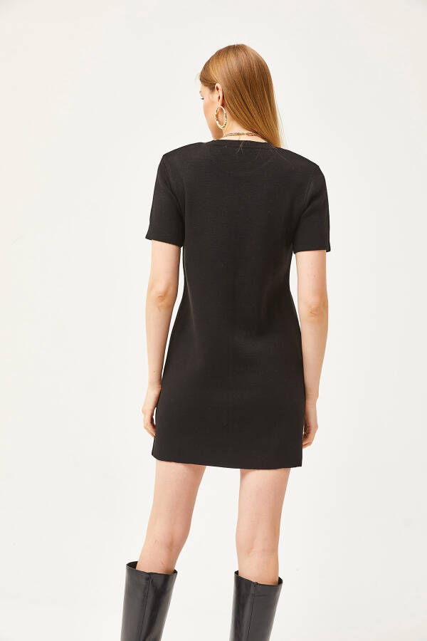 Ayollar uchun qora rangli bisiklet bo'yinli mini triko libos ELB-19002058 - 6