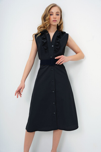 Ayollar uchun qora rangli poplin matosidan tikilgan, old tomoni fırfırlı va kamarli ko'ylak ALC-X11609 - 3