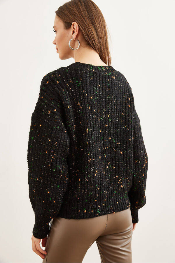 Ayollar uchun qora rangli yumshoq teksturali oversized triko kozokcha KZK-19000862 - 6