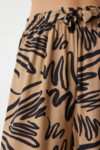 Ayollar uchun quyuq bej naqshli yumshoq viskoz palazzo shimi EN00606 - 4