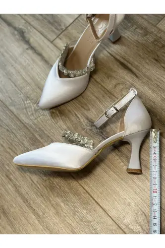 Ayollar uchun Sedef singan oq 7 sm to'piqli toshli qulay stiletto to'y poyabzali - 7