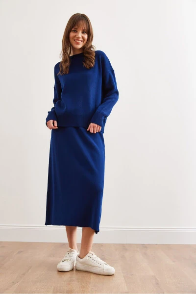 Ayollar uchun toʻq koʻk yuqori kazak va uzun yubka triko libos - OLALOOK (1)