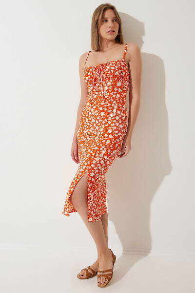 Ayollar uchun to'q sariq gulli, yirtiq yoqali yozgi trikotaj ko'ylak CI00029 - 3