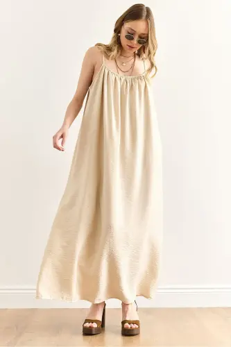 Ayollar uchun tosh ilmoqli sozlanishi mumkin bo'lgan astarli bejirim ko'ylak 