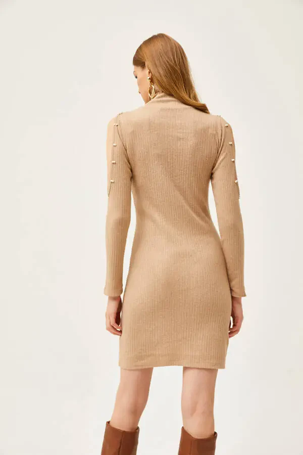 Ayollar uchun toshli yelka ochilgan, munchoq bilan bezatilgan, baliqcha uslubidagi, shamollik ko'ylak ELB-19002039 - 5