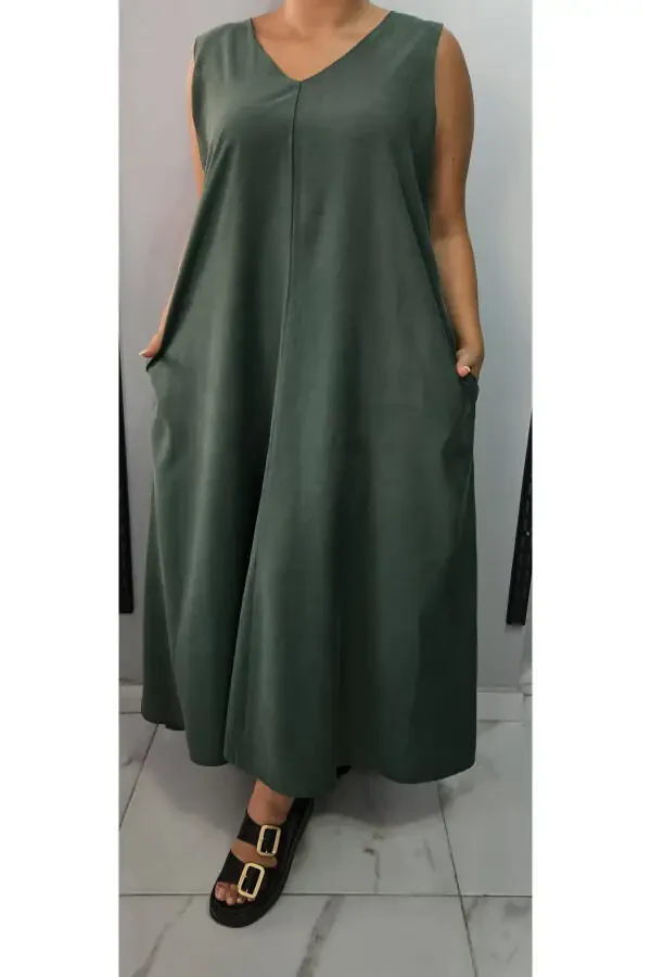 Ayollar uchun V bo'yinli yelkasiz katta o'lchamli maxi ko'ylak 24135 - 3