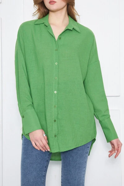 Ayollar uchun yashil katta hajmli to'qima matodan tikilgan zig'ir ko'rinishidagi keng yengli ko'ylak Arm-24k001001 - 6