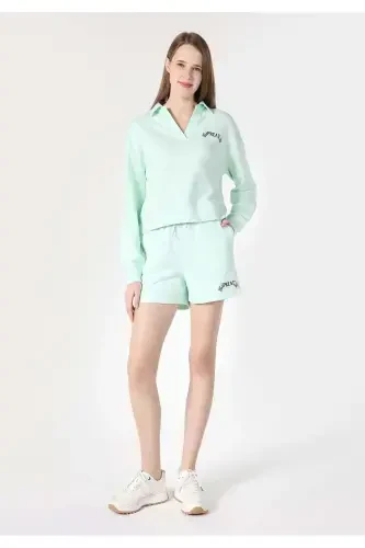 Ayollar uchun yashil, o'rta bel, oddiy o'lchamli shortik - 3