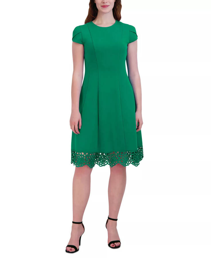 Ayollar uchun yumaloq bo'yinli qismasiz Fit & Flare libos Lucky Green - 1