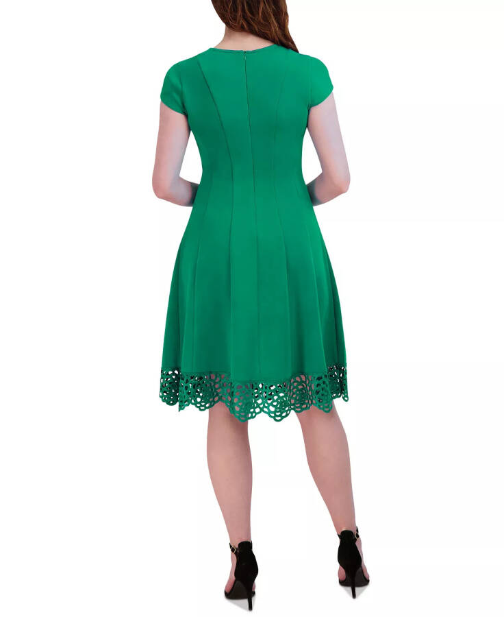 Ayollar uchun yumaloq bo'yinli qismasiz Fit & Flare libos Lucky Green - 2