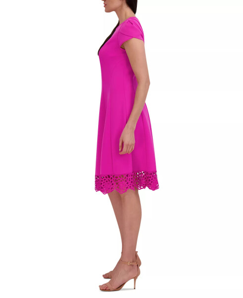 Ayollar uchun yumaloq yoqa, yengsiz, fit & flare libos, fuchsia - 4