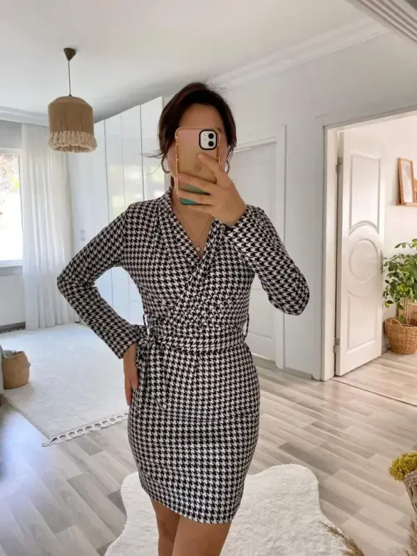 Ayollar uzun qisma o'ralgan yoqali bog'ichli kamar sho'ng'in mini ko'ylak - 11