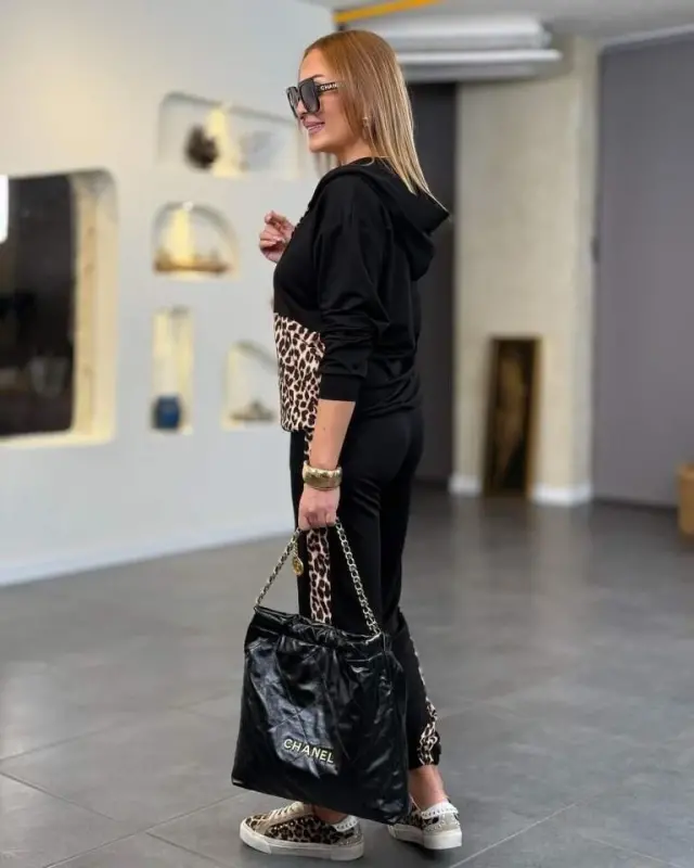 Ayollar uzun qolli leopard detalli svitshot va yon tomoni leopard chiziqli detalli shimlar ikkilik to'plami - 4