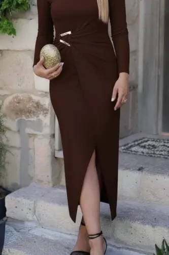 Ayollar uzun qolli oldindan kesishgan detallar bilan yon tomondan tokali uzun qumli ko'ylak - 3