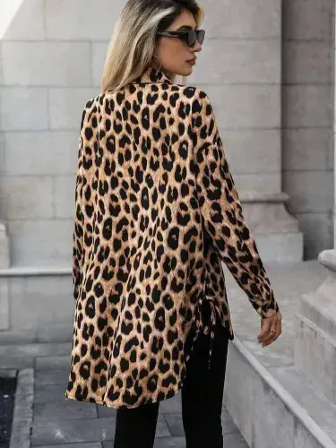Ayollar uzun yengli yoqali old tugmali yon bog'ichli leopard naqshli modal bluzka - 4