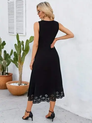 Ayollar yengsiz etek lazerli kesilgan gul naqshli midi bo'yli import krep ko'ylak - 4