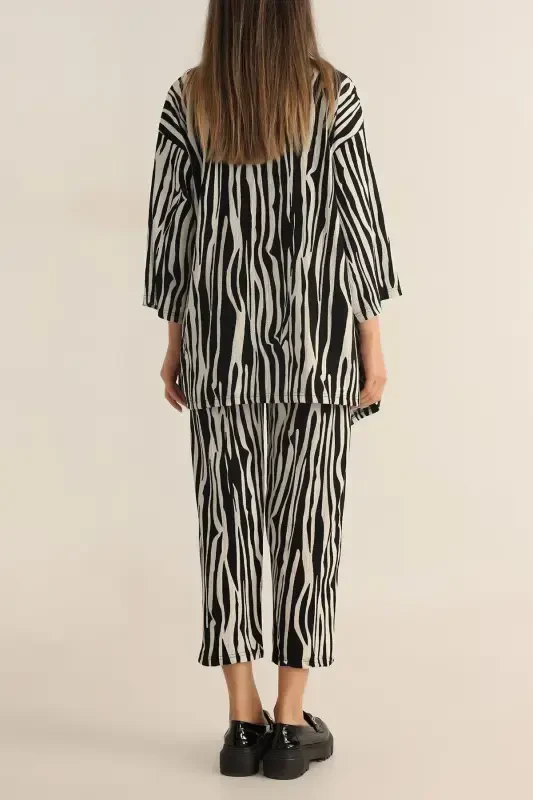 Ayollar Zebra naqshli kimono tepa va pastki to'plami - Zebra naqshli - 4