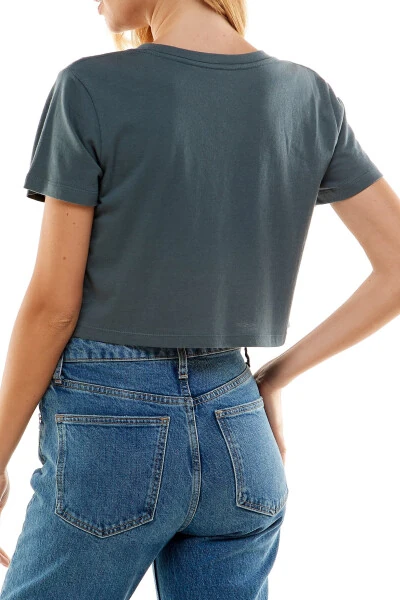 Ayollarning Boxy Crop Top yumaloq bo'yinli qisqa yengli kundalik 100% paxta kesilgan futbolkasi, to'q kulrang, o'rta - 3