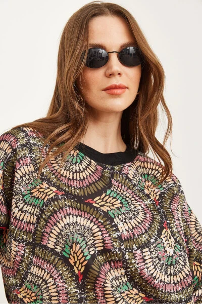 Ayollarning Geometrik Qora Basic Yumshoq To'qimali Keng Sweatshirt SWT-19000457 - 3