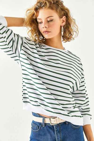 Ayollarning Oq va Zumrad Yashil rangli Yumshoq To'qimali Bo'sh Sweatshirti SWT-19000457 - OLALOOK