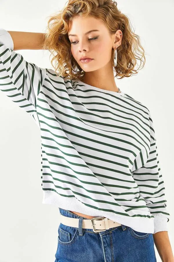 Ayollarning Oq va Zumrad Yashil rangli Yumshoq To'qimali Bo'sh Sweatshirti SWT-19000457 - 1