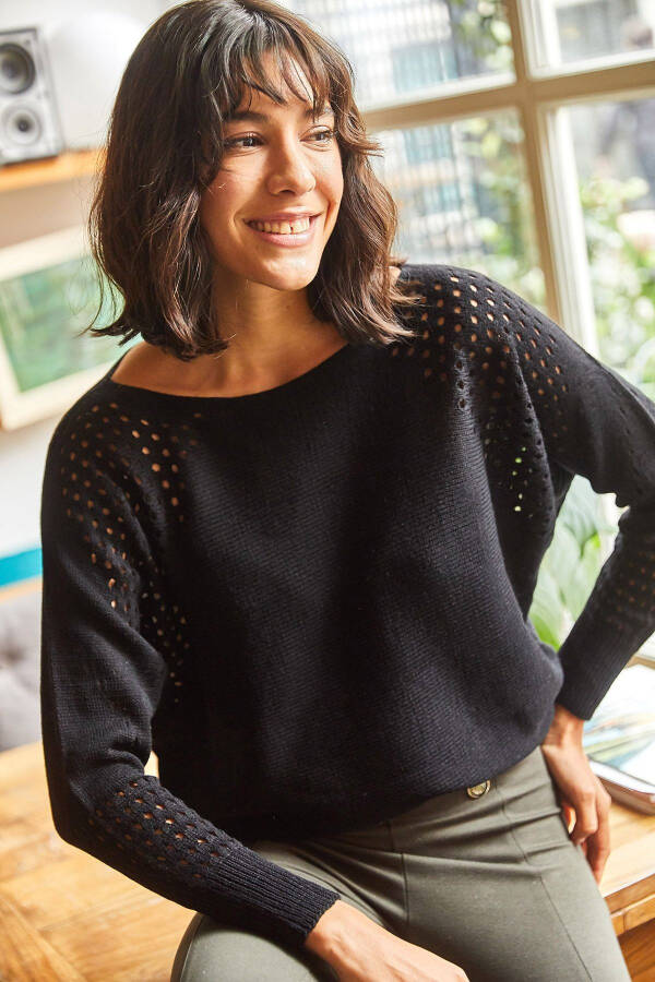 Ayollarning qora ajurli kelebek yengli ortiqcha katta to‘qilgan kozok KZK-19000524 - 4