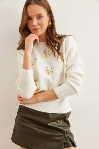 Ayollarning sariq gullar tikilgan, yumshoq tuqimalar KZK-19000842 - OLALOOK (1)