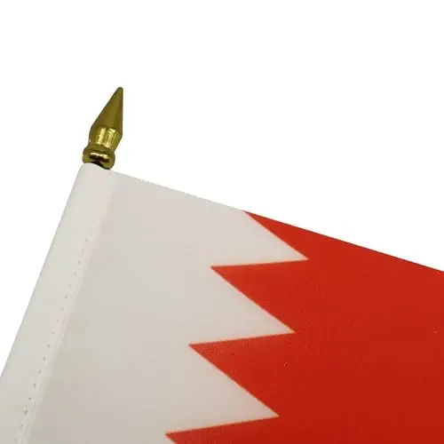 AZ FLAG - Bahrain Table Flag 4'' x 6'' - Bahrain Mini Desk Flag 100% Polyester 15 x 10 cm. - Office Banner with 10'' Pole - Golden Spear - 4