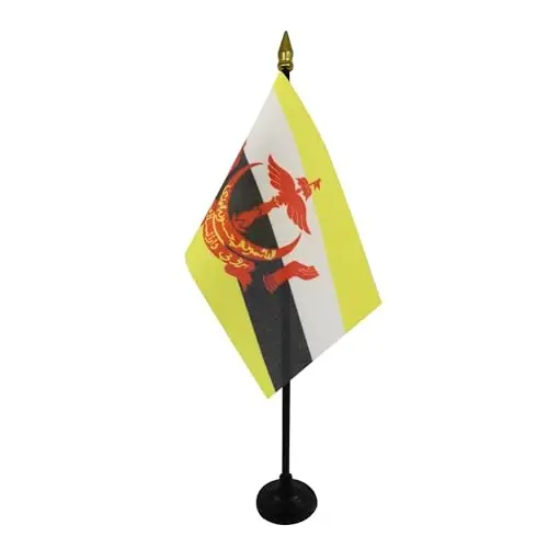 AZ FLAG - Brunei Table Flag 4'' x 6'' - Bruneian Mini Desk Flag 100% Polyester 15 x 10 cm. - Office Banner with 10'' Pole - Golden Spear - AZ FLAG (1)